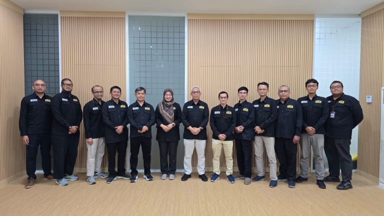 Foto bersama Formal